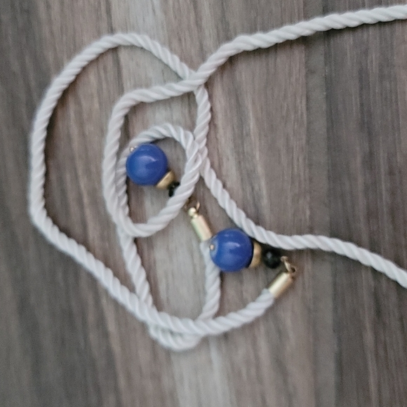 Tassel trio necklace - Picture 3 of 4